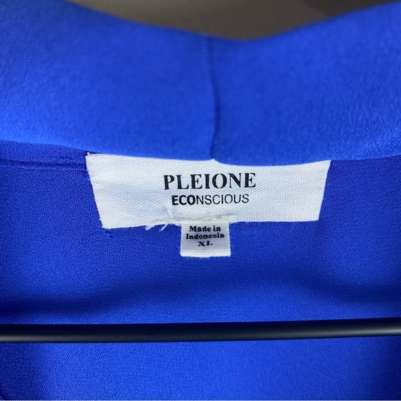 Pleione Flutter Sleeve Bow Tie Front Blouse Size XL Cobalt Blue - Picture 3 of 13